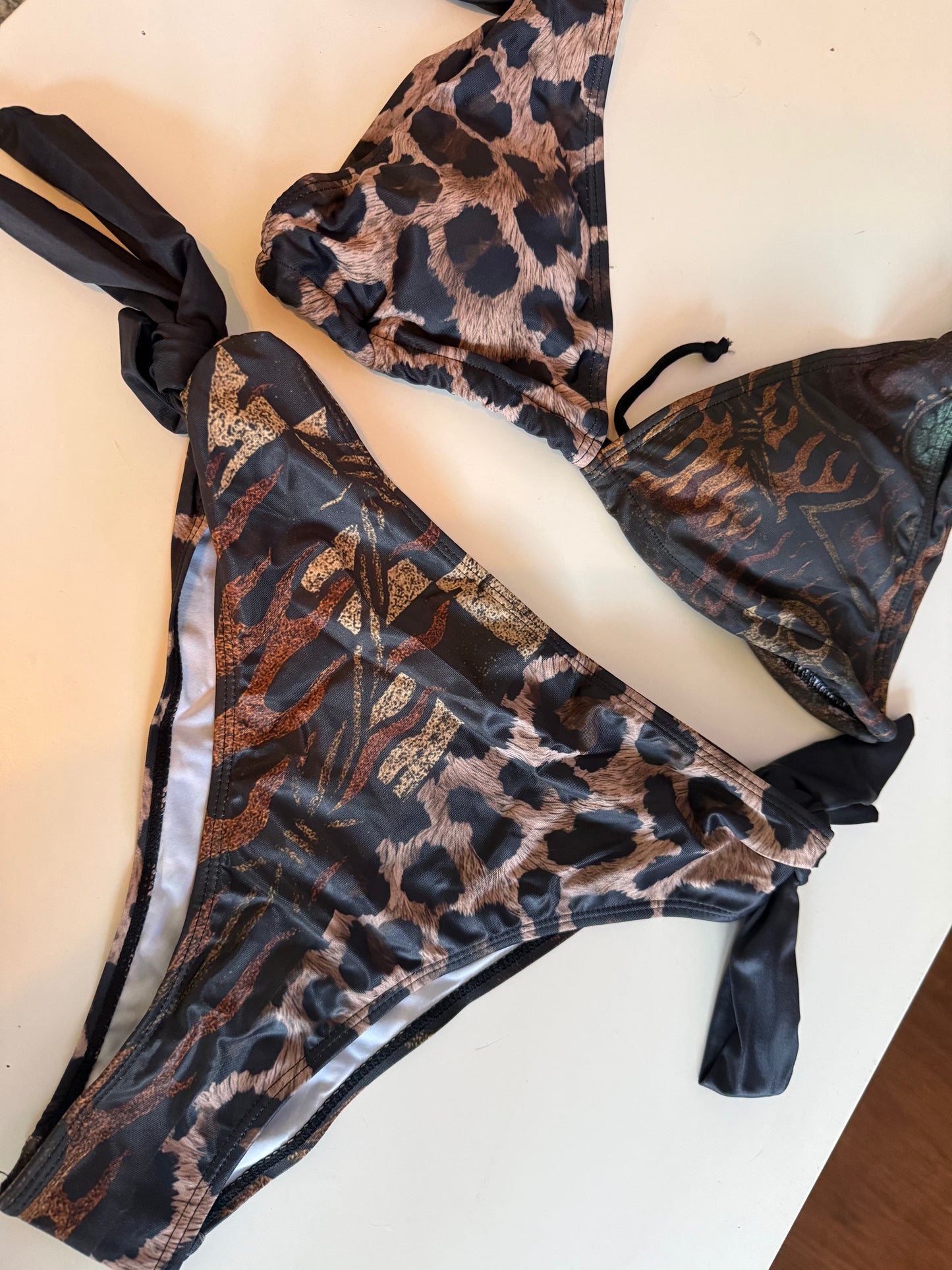 All-Over Print Women's Triangle Bikini Set with Tie Straps Bikini Bottom